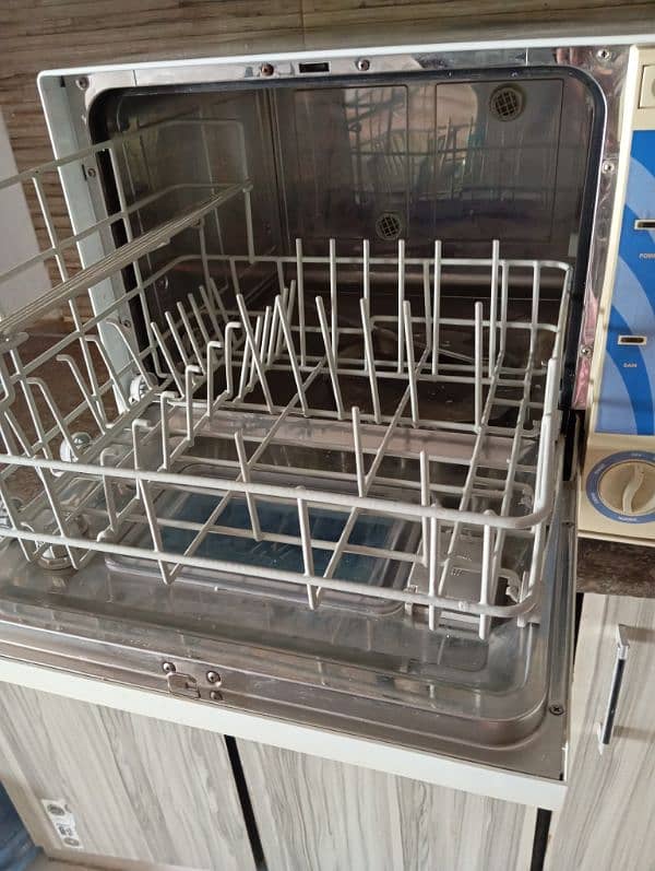 Optra  Counter top dishwasher 9