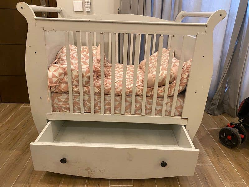 baby bed with 6 inches mattress 2