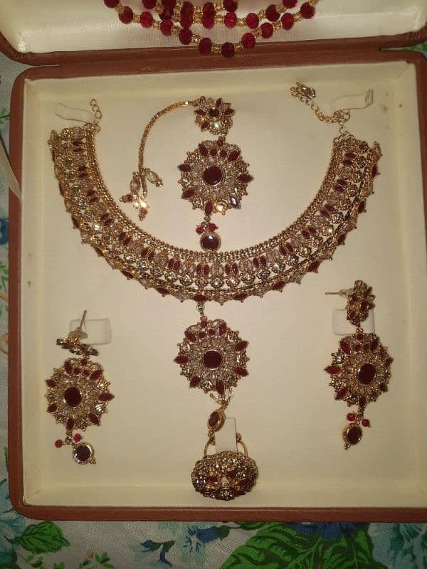 artificial jewelry set 0