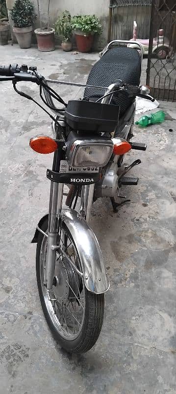 Honda 125 in good condition seal packed engine 8