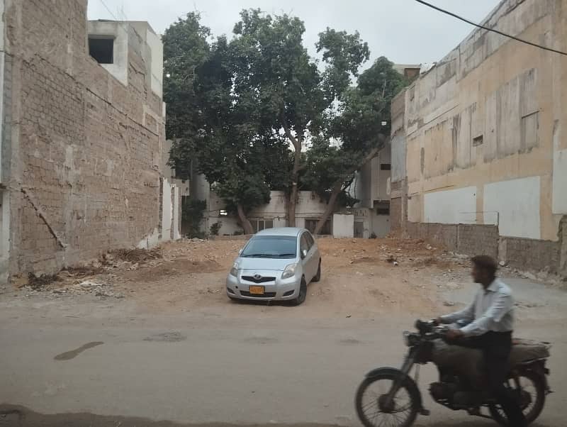 Prime Location House Of 600 Square Yards In Sindhi Muslim Society - Block A For Sale 1