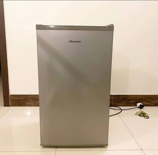 small fridge (hisense ) 0