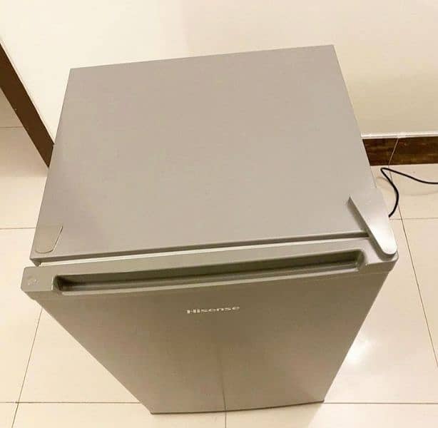 small fridge (hisense ) 2