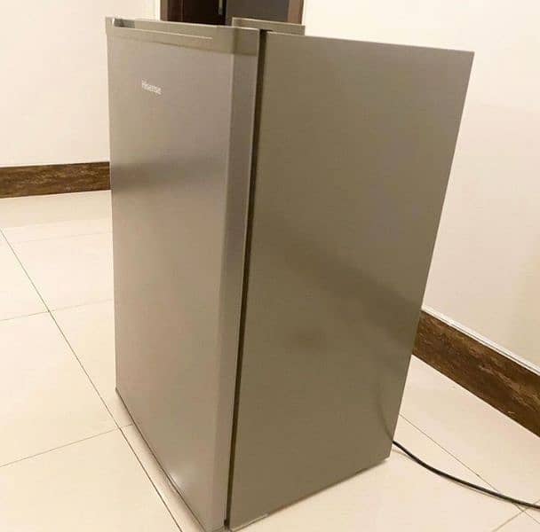 small fridge (hisense ) 3