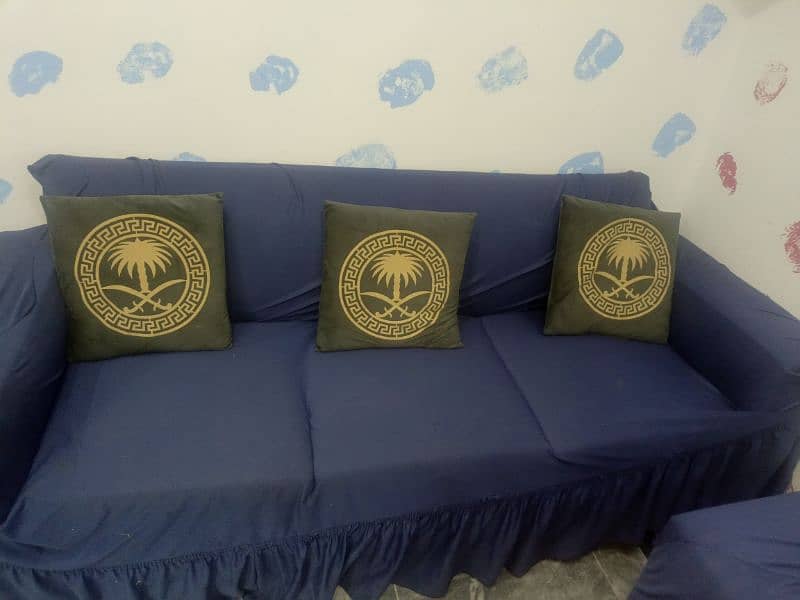 3seeter sofa for sale bilkul new h 3