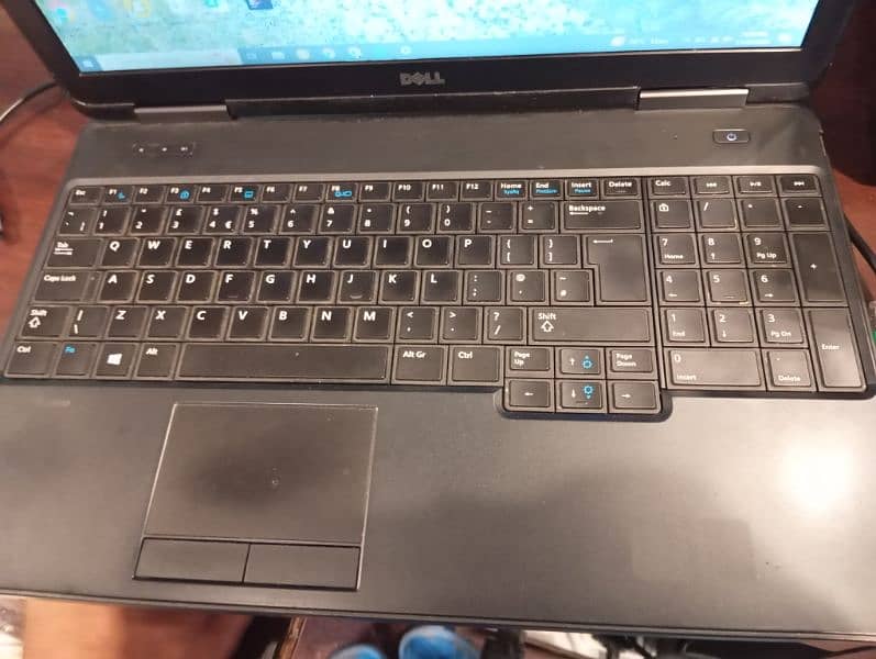 Dell Latitude E5540 1