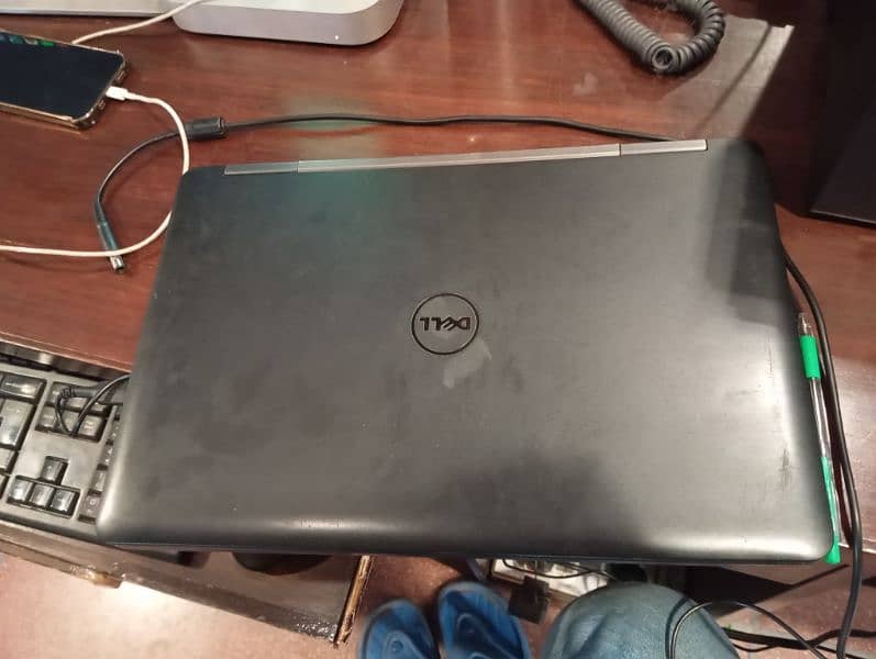 Dell Latitude E5540 2