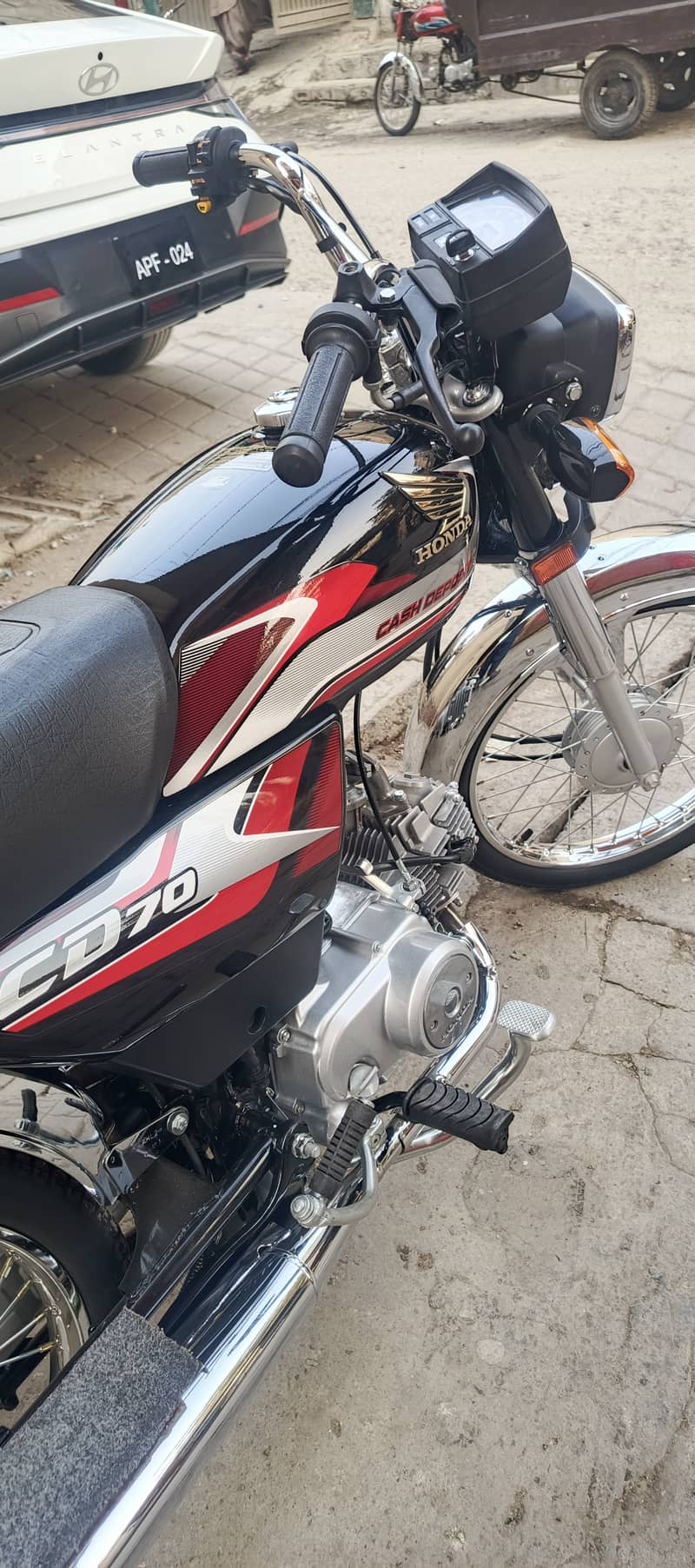 Honda CD 70 2025 model lush condition 10 by 10 condition 7