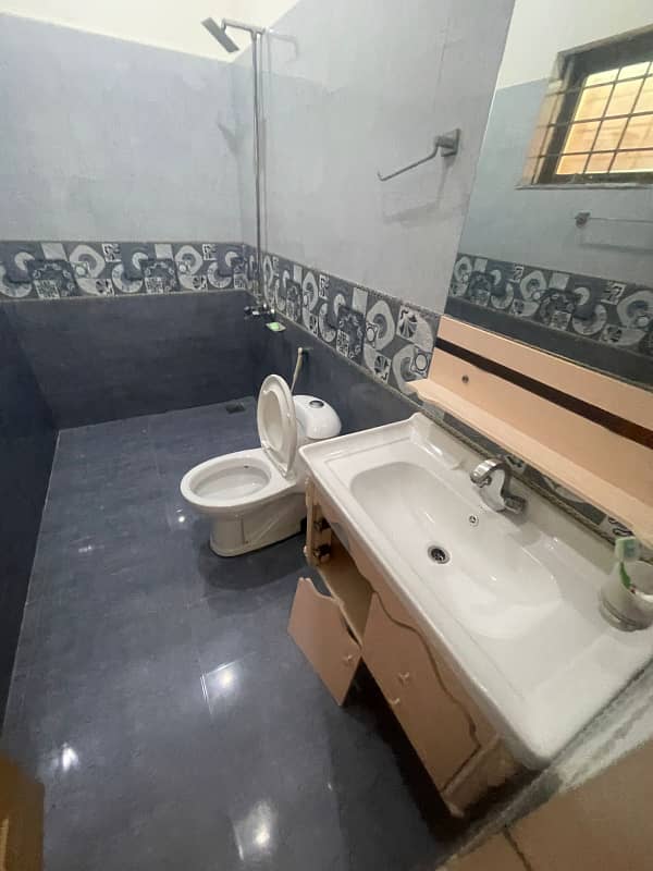 7 Marla Upper portion for Rent in G-13/3 6