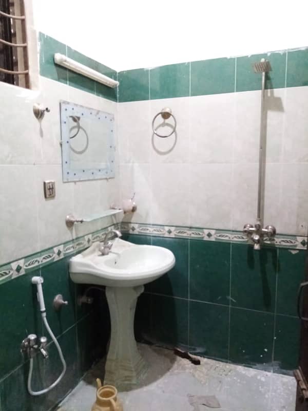 G11 5 MARLA UPPER PORTION FOR RENT WIDE STREET 0