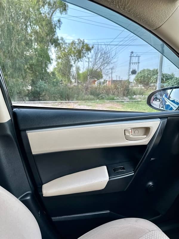 Toyota Corolla XLI 2016 converted into GLI fully automatic Door window 8