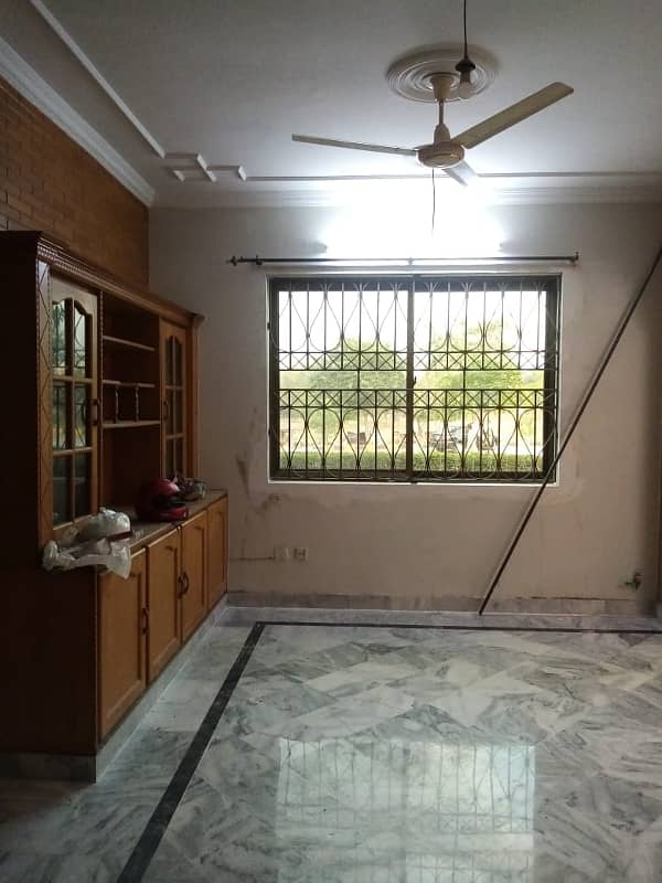 G11 30 - 60 FULL HOUSE FOR RENT NEAR MARKAZ 8