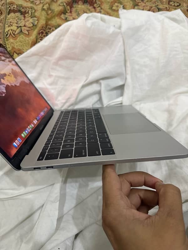 Macbook Pro 2016 13” 1