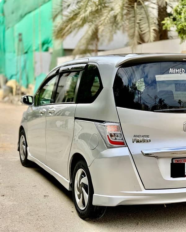 Honda Freed 2012 5