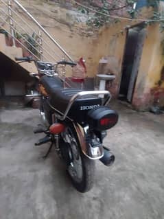 03147428799 full lush new condition honda 125cc red colure arjent sell