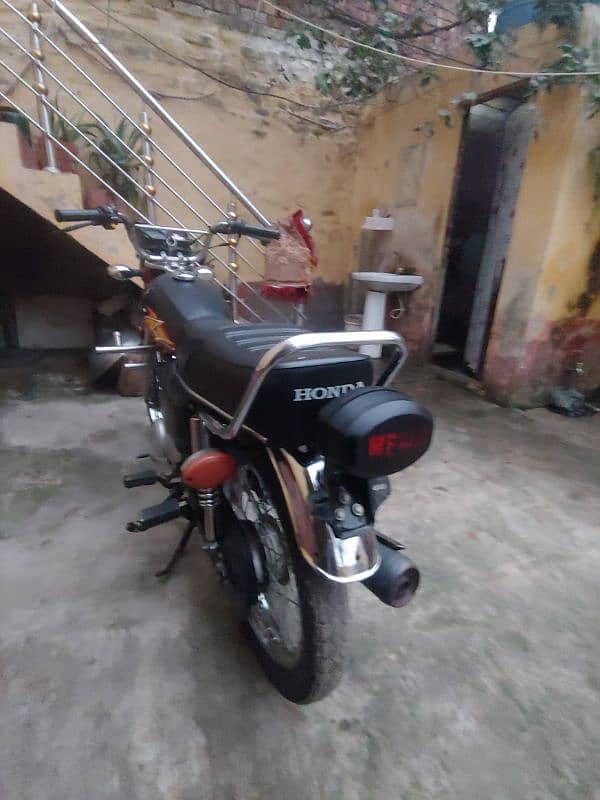 03147428799 full lush new condition honda 125cc red colure arjent sell 0