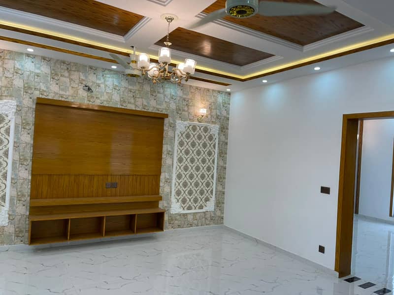 Lower Portion Of 10 Marla House Available For Rent In Janiper Block Sector C Bahria Town Lahore 0