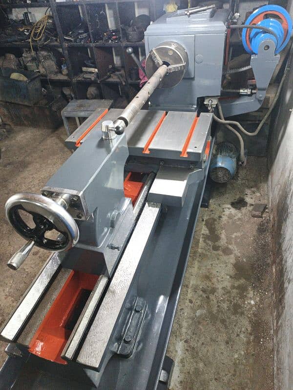 6 feet lathe machine (Working for boring) 2