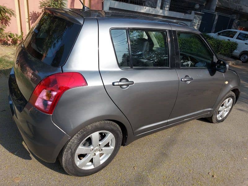 Suzuki Swift 2011 DLX lush condition for sale 4