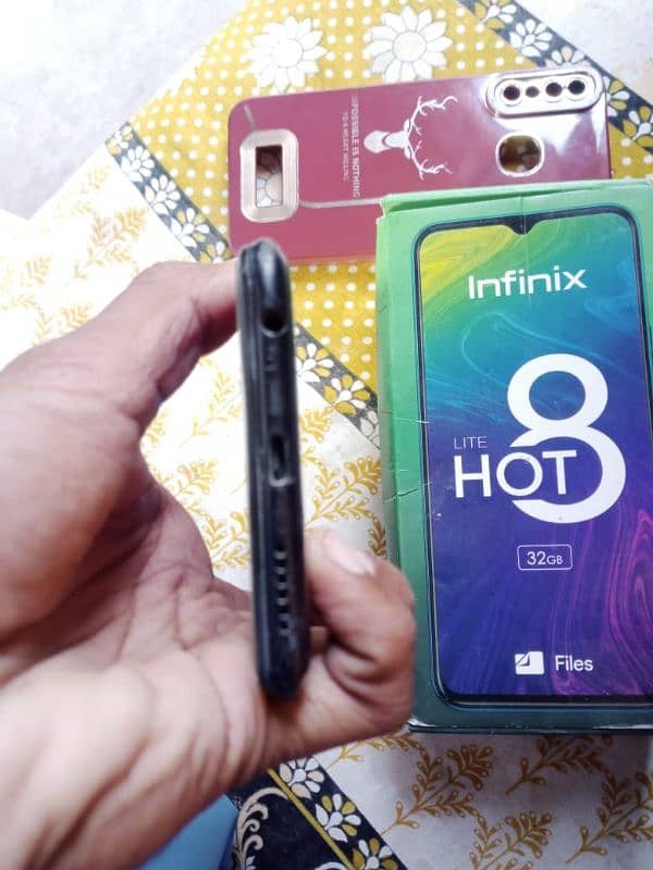 infinix smart 8 are memory 2-32 2