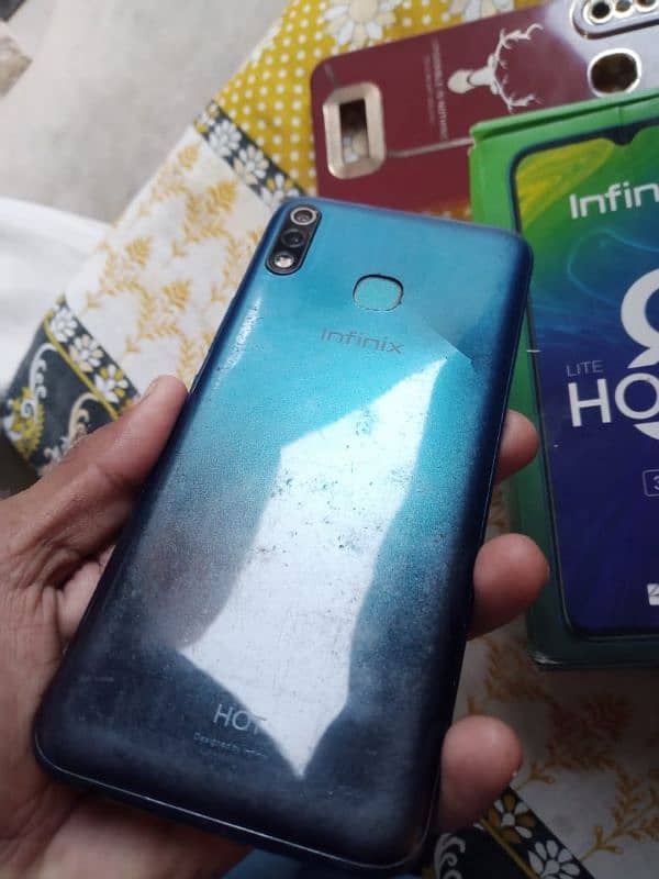 infinix smart 8 are memory 2-32 3