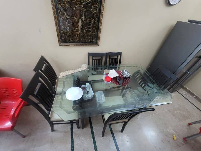 6 seater dinning table very high quality wood best condition 0