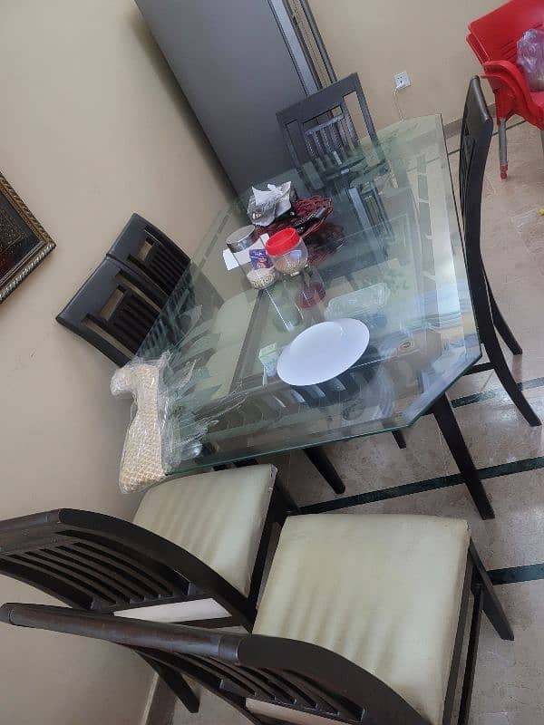 6 seater dinning table very high quality wood best condition 2