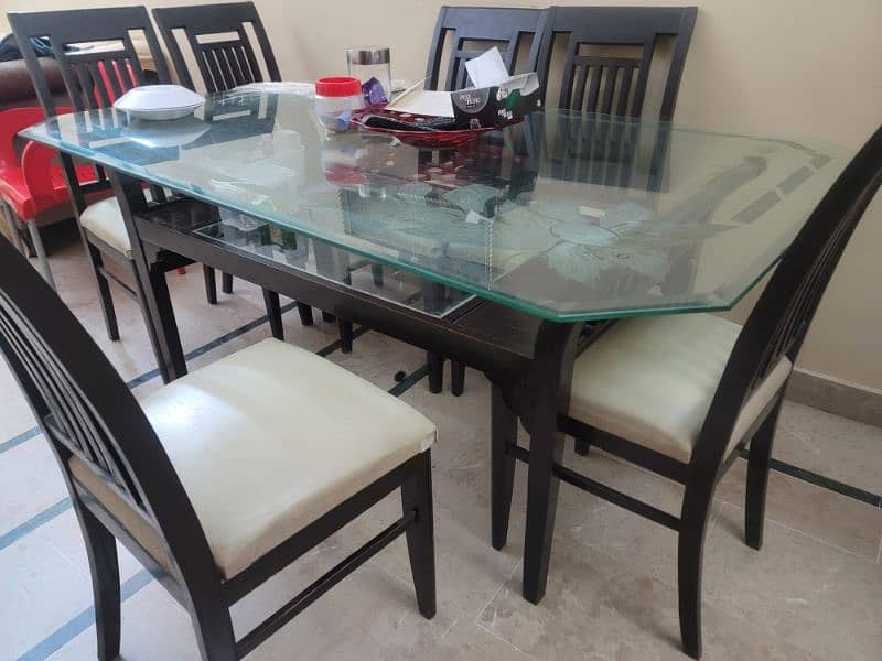 6 seater dinning table very high quality wood best condition 4