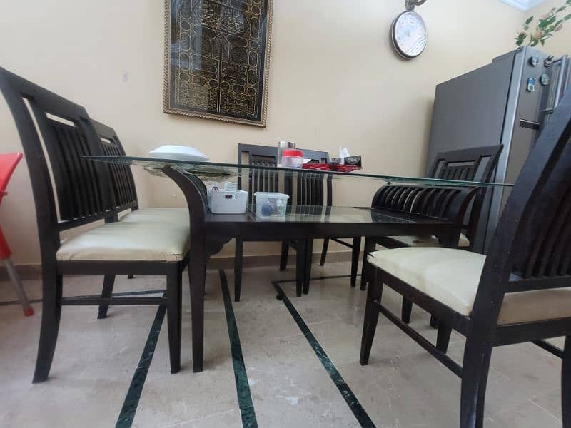 6 seater dinning table very high quality wood best condition 5