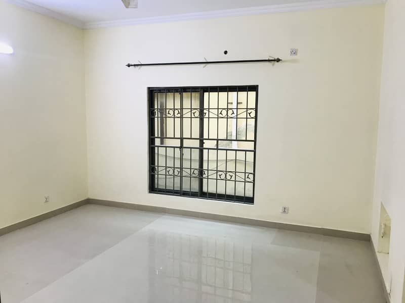 Beautiful 10 Marla Upper Portion For Rent In Chaklala Scheme 3 4