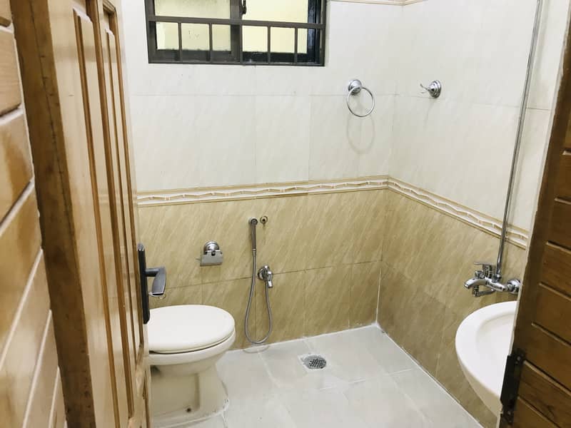 Beautiful 10 Marla Upper Portion For Rent In Chaklala Scheme 3 6