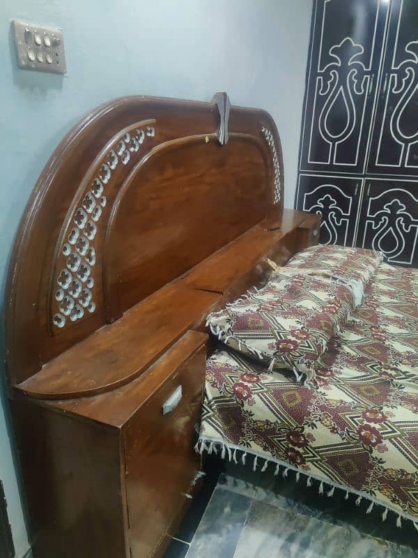 Wooden double bed used for sale with mattress 3