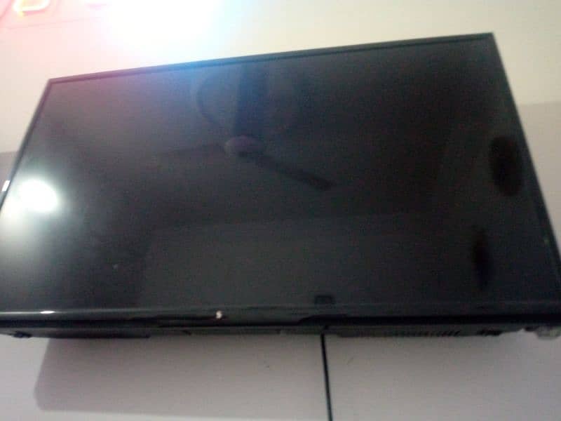 Samsung 32 inch Android smart led slim (PRICE is negotiable) 0