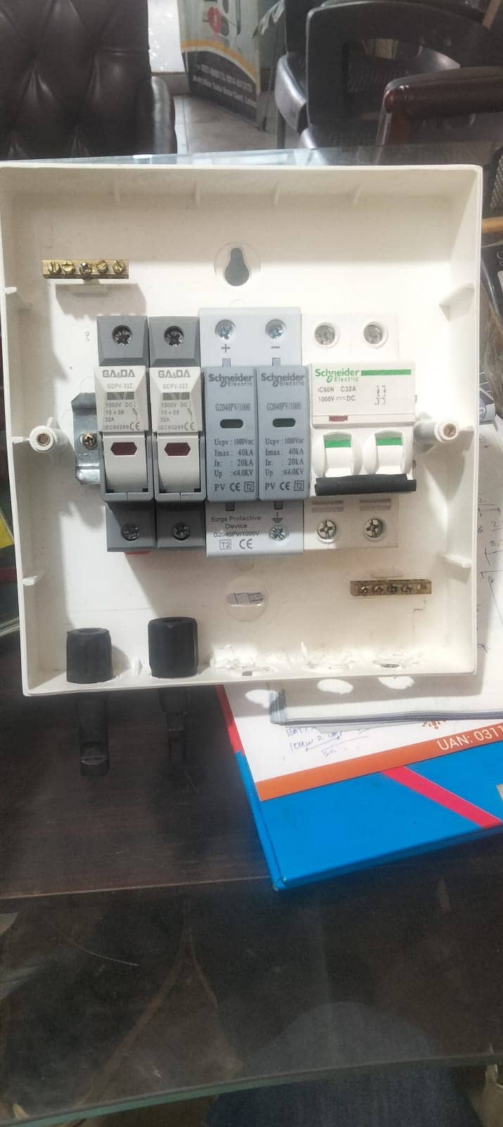 DB BOX solar AC DC All breaker 8