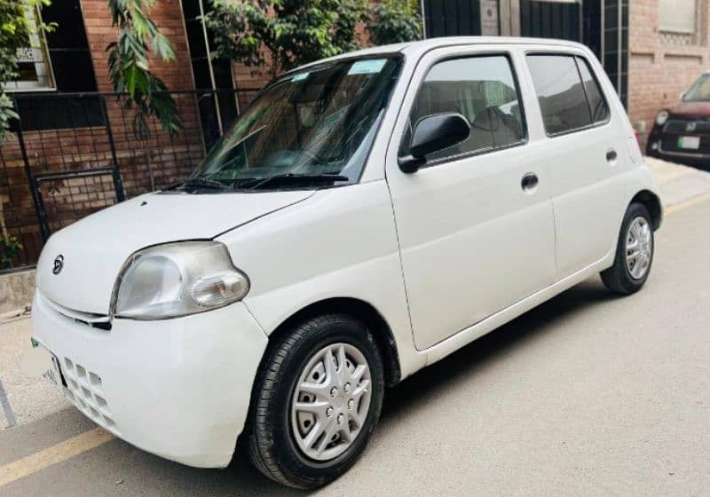 Daihatsu Esse 2010/2014 0