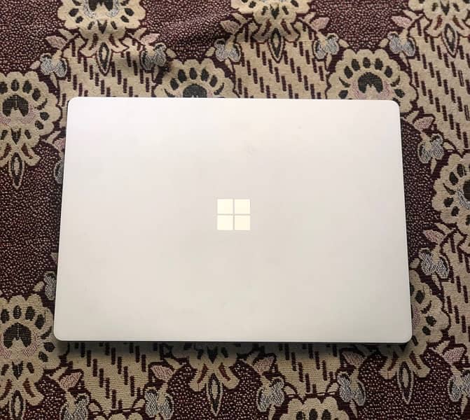 Microsoft Surface laptop Go 2 i5 10th Generation 3