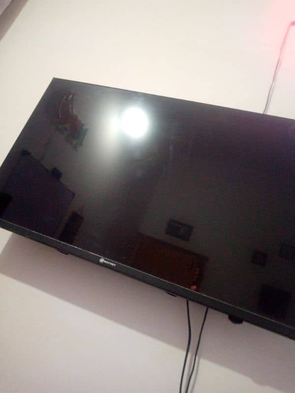 Multynet 32 inch Slim smart android led price is negotiable 3