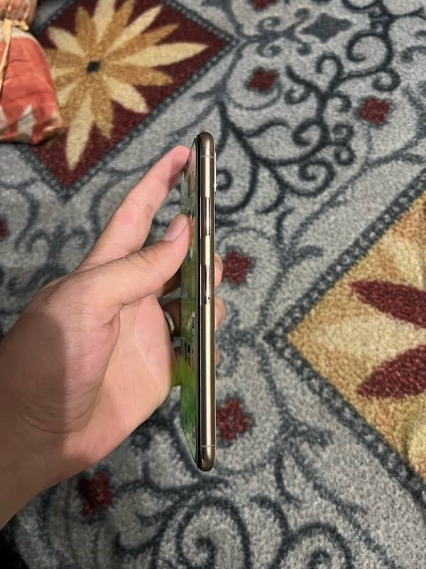 iPhone xsmax 256gb pta proved 3