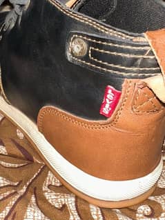 LEVIS SHOES SIZE 42