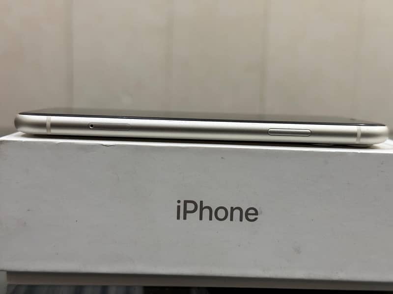 apple iphone 11 white colour PTA approved 3