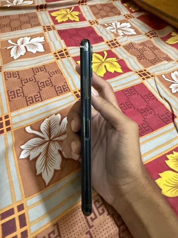 iphone 11 pro max Pta Approved 3