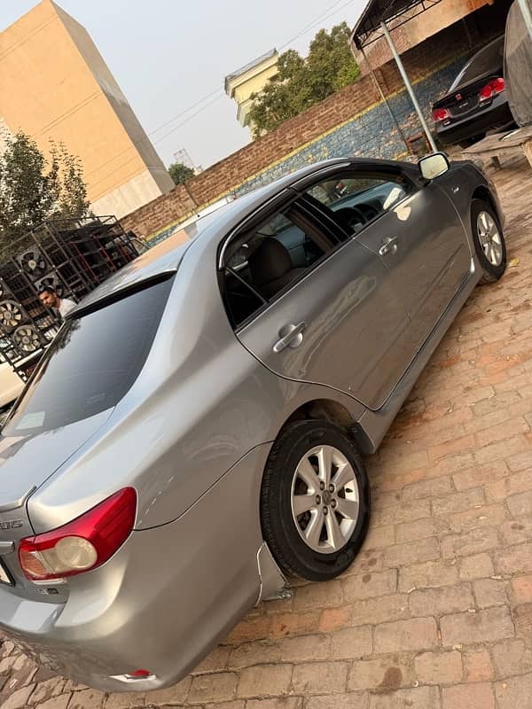 Toyota Corolla Altis 2012 3