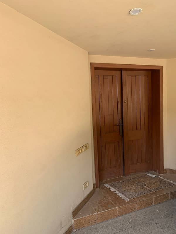 1 Kanal Well Maintained House For Sale 12