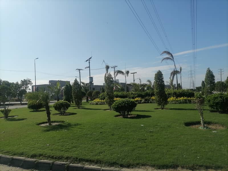 Very Cheap Kanal B Block Facing Park Plot Close To Raiwind Road 1