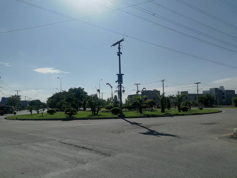 Very Cheap Kanal B Block Facing Park Plot Close To Raiwind Road 3