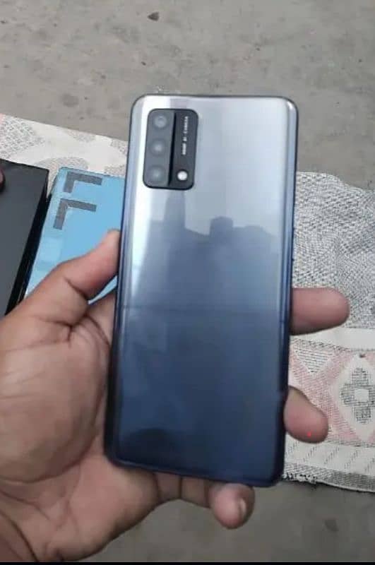 Oppo F19 in good condition 2