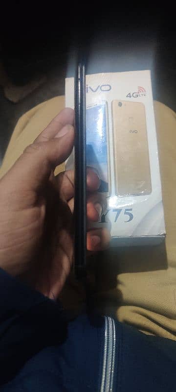 vivo y75 6+128gb sath box chgar ha 3