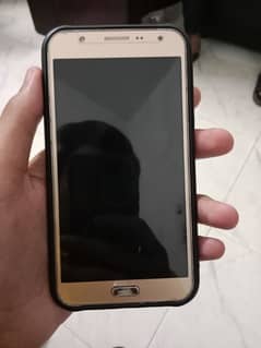 SAMSUNG J7