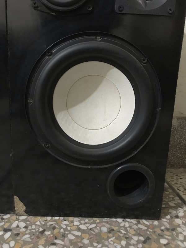 speaker or amplifier 3