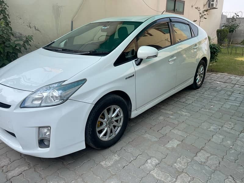 Toyota Prius 2011 3